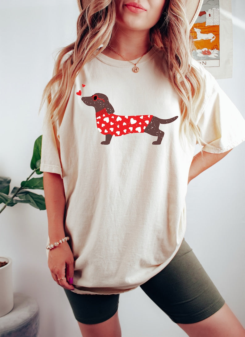 Dachshund mama Shirt, Dog Mama Valentines Day Gift, Valentines Day Sweatshirt, Doxie mama Valentine Shirt, Weiner dog shirt, Dog Mama shirt